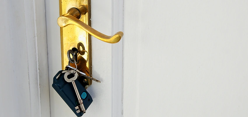 Broken Door Key Extraction in Westlake Village, CA